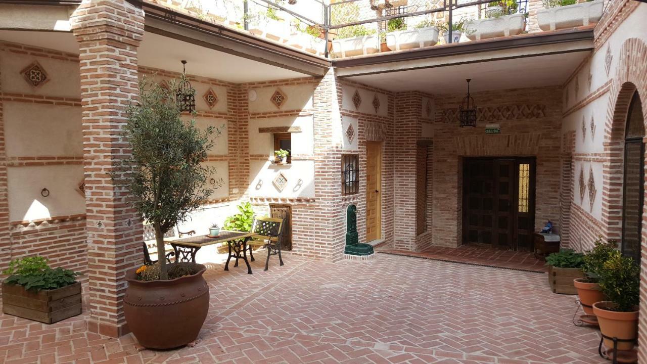 Apartmentos El Alfar Del Sacramento Toledo Dış mekan fotoğraf